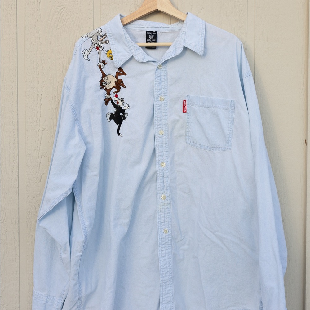 1997 Vintage Warner Bros. Light Blue Cartoon Character Men's Denim Shirt - Taz